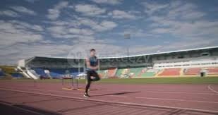 曼联1-1负于西汉姆联，B费错失绝杀，全场射门6次，未进，5轮仅1胜。